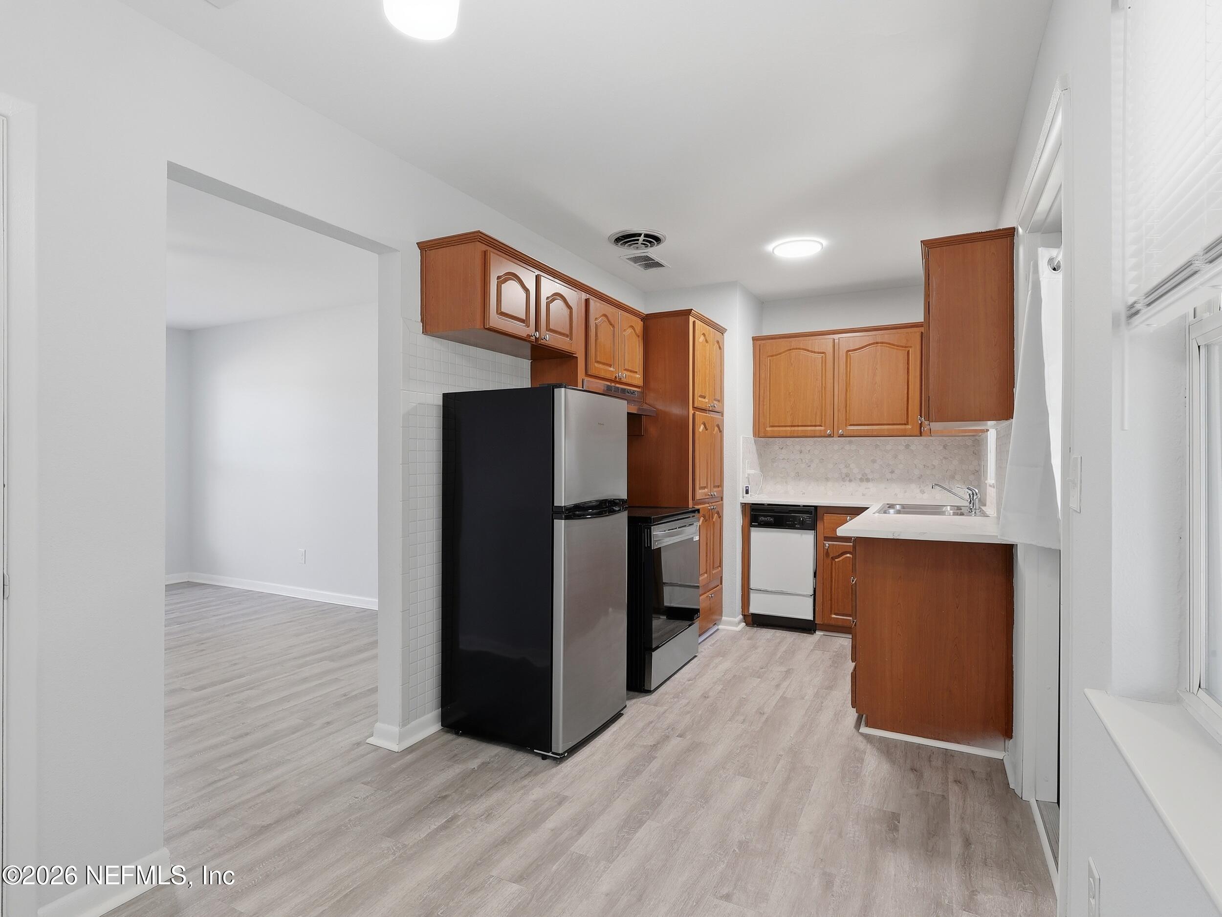 2434 Leonid Road Jacksonville, FL 32218 - Photo 10 of 22 18_2434 leonid rd by salt home media 023