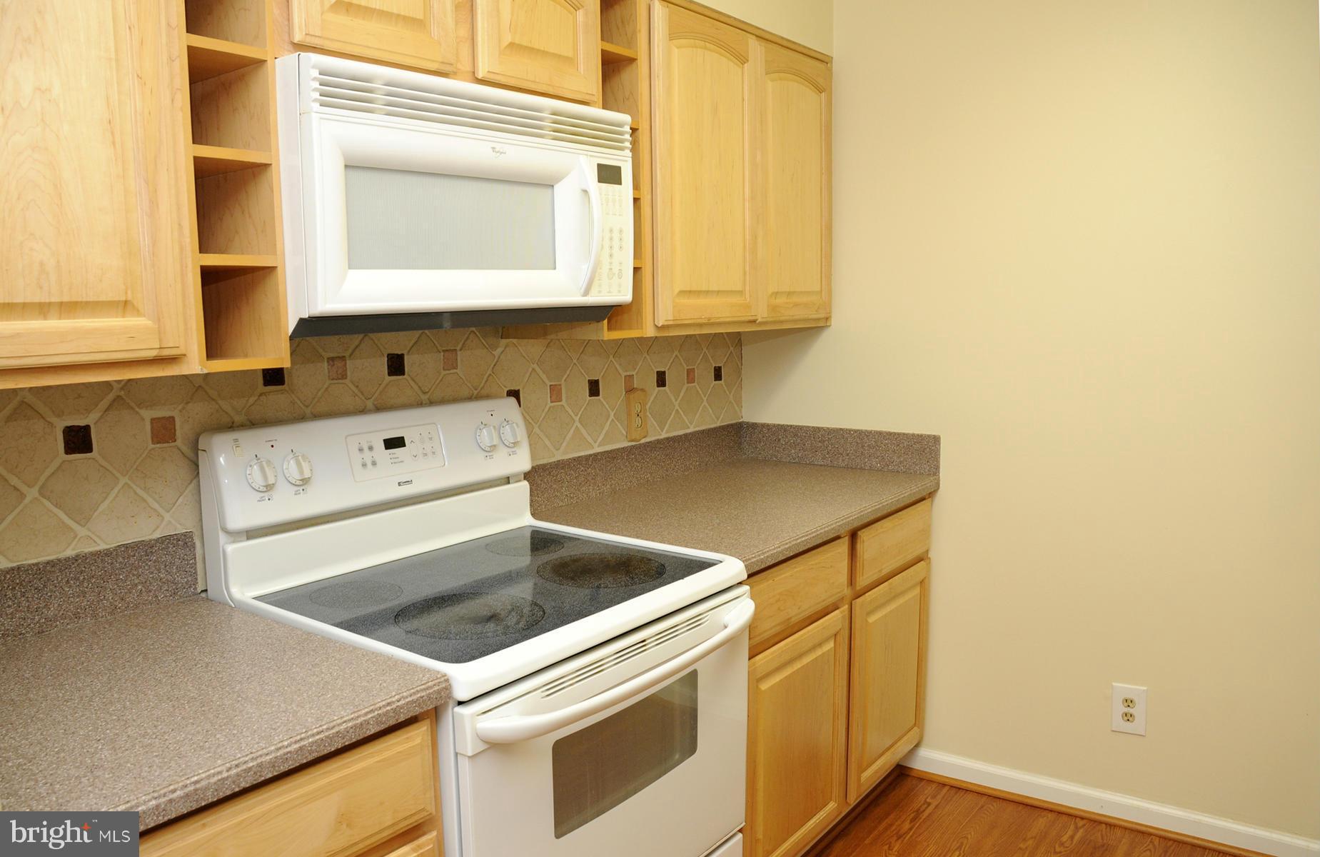 4906 Columbia Road, Unit 8125 Columbia, MD 21044 - Photo 4 of 14 Kitchen