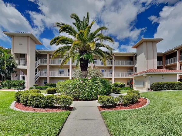 $2,150 | 6501 Stone River Road, Unit 110, Bradenton, FL 34203