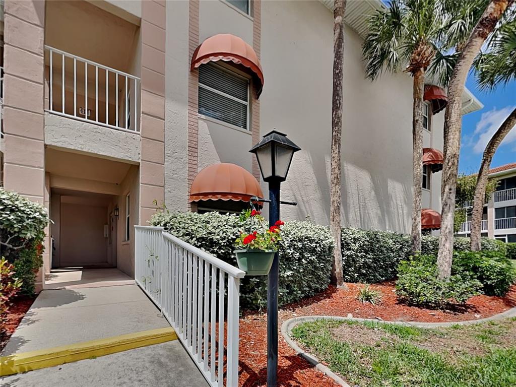 6501 Stone River Road, Unit 110 Bradenton, FL 34203 - Photo 4 of 81