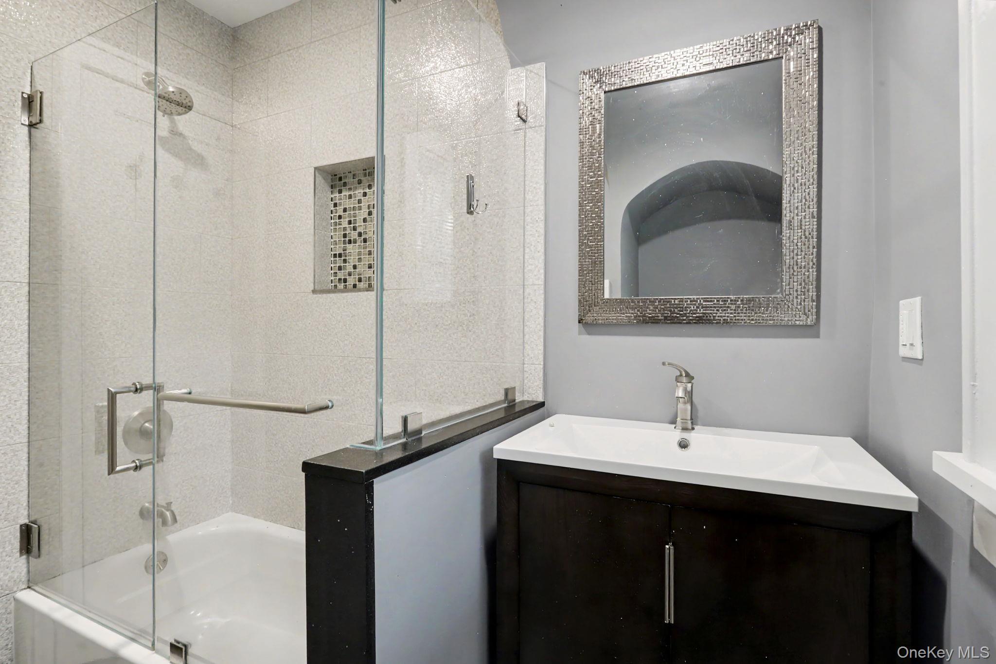 82 Douglas Road, Unit B Chappaqua, NY 10514 - Photo 9 of 20 Gallery Image 9