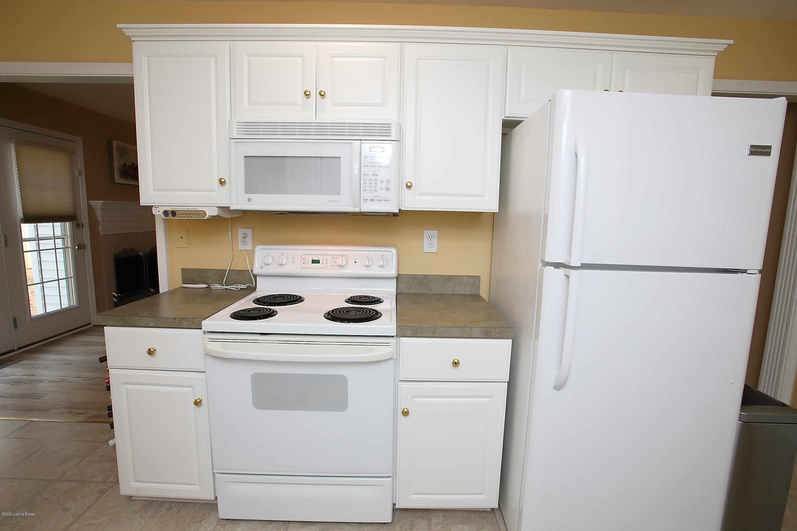 1413 Twin Ridge Road Louisville, KY 40242 - Photo 14 of 42 Kitchen