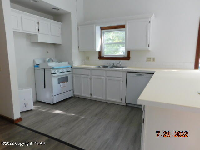 140-1109) Falls Road Bushkill, PA 18324 - Photo 4 of 31 DSCN3227