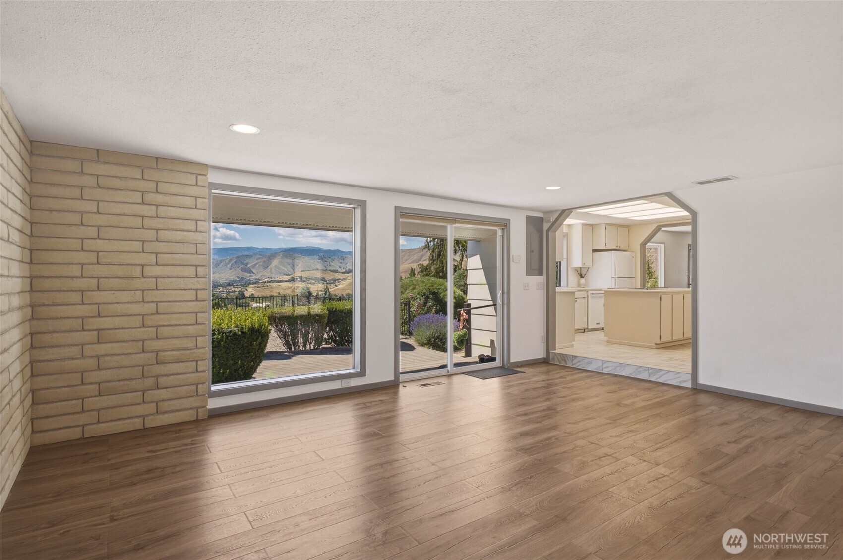 330 Sunnyslope Heights Road Wenatchee, WA 98801 - Photo 16 of 38