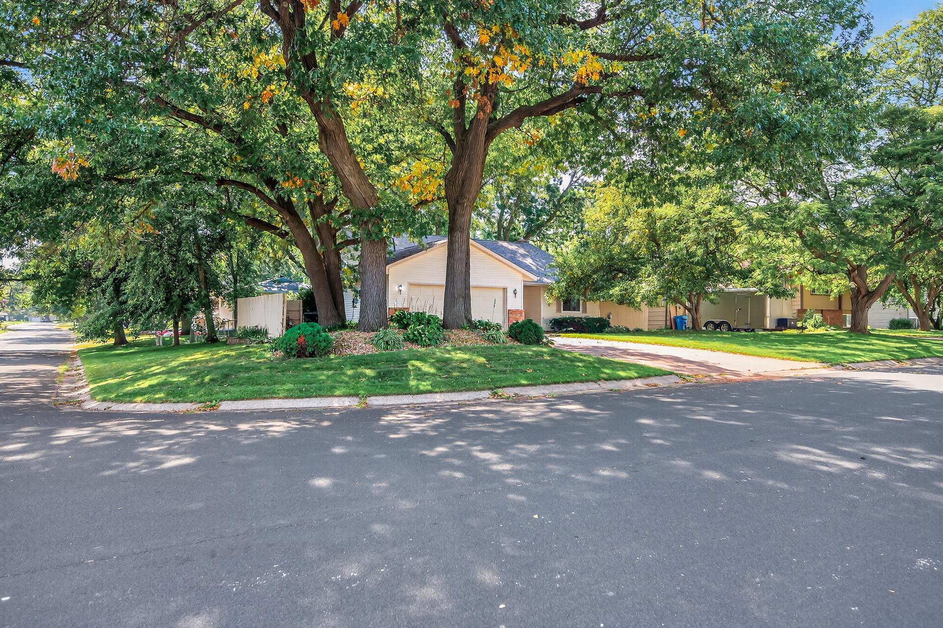 1390 76th Avenue Northeast Fridley, MN 55432 - Photo 3 of 30