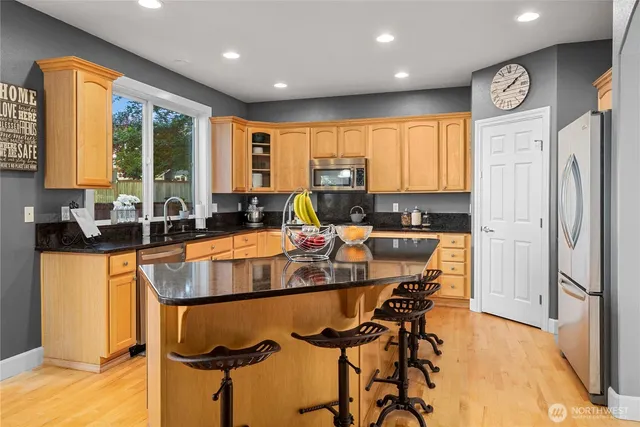 $829,950 | 8207 66th Ave Court East, Puyallup, WA 98371