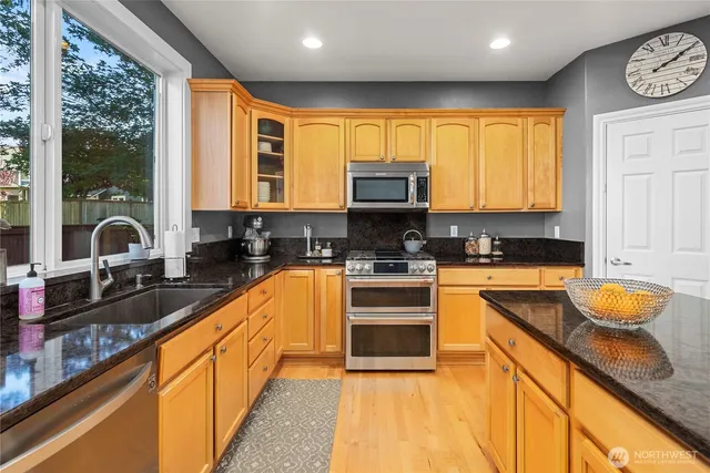 $829,950 | 8207 66th Ave Court East, Puyallup, WA 98371