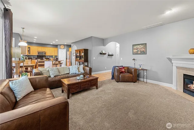 $829,950 | 8207 66th Ave Court East, Puyallup, WA 98371