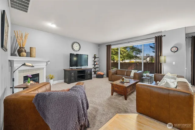 $829,950 | 8207 66th Ave Court East, Puyallup, WA 98371