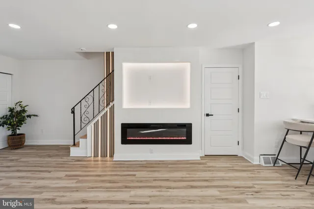 $429,900 | 3858 Violet Drive, Philadelphia, PA 19154