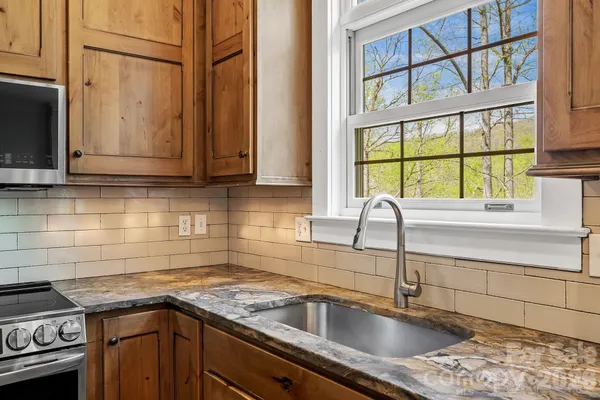 $789,000 | 22 Lone Coyote Ridge, Fletcher, NC 28732