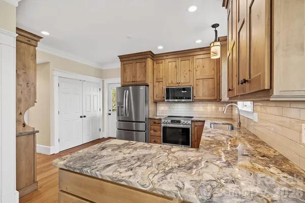 $789,000 | 22 Lone Coyote Ridge, Fletcher, NC 28732