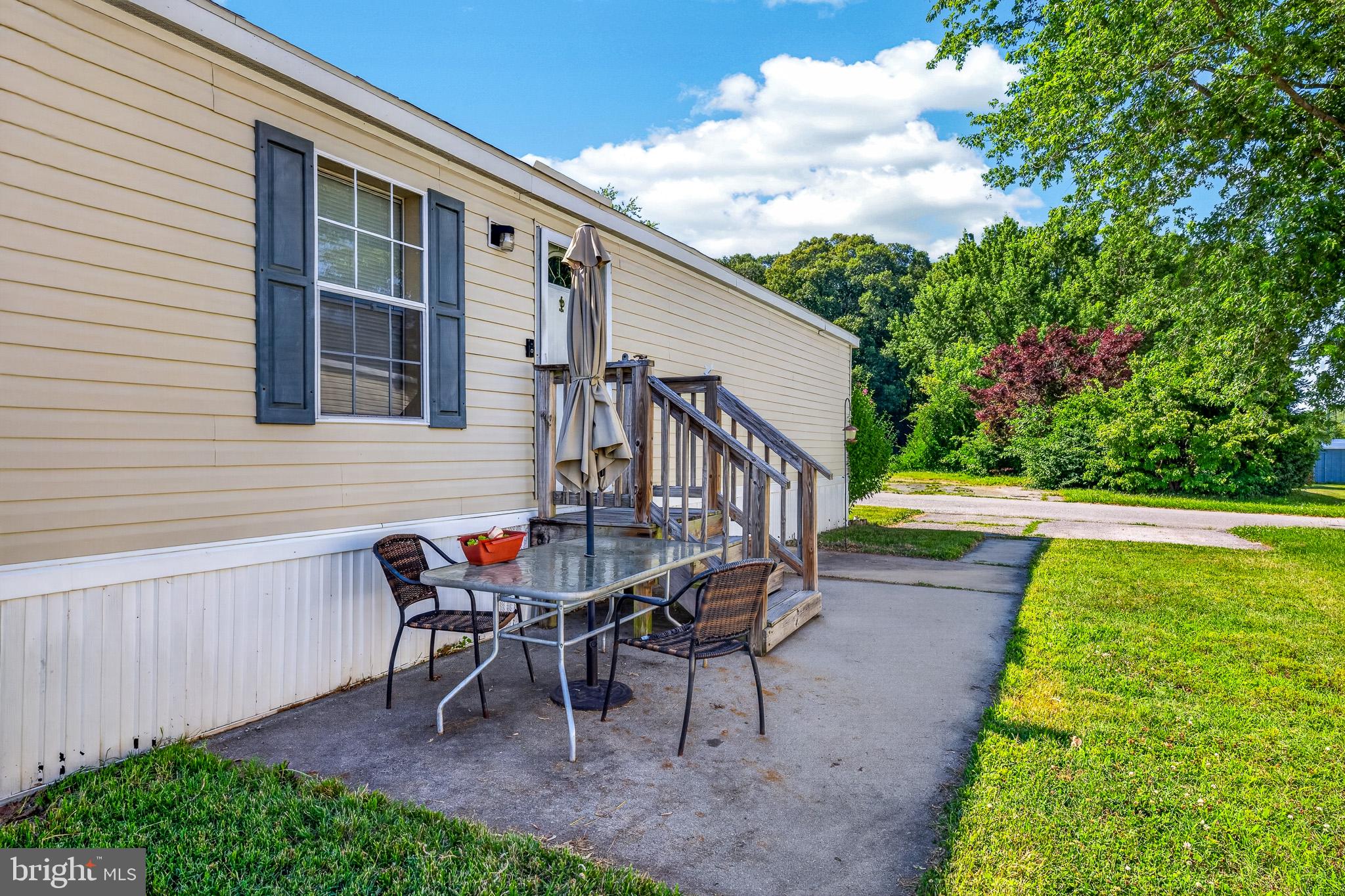 8 West Reybold Drive, Unit 8 Middletown, DE 19709 - Photo 27 of 30 Charming outdoor space for relaxation.