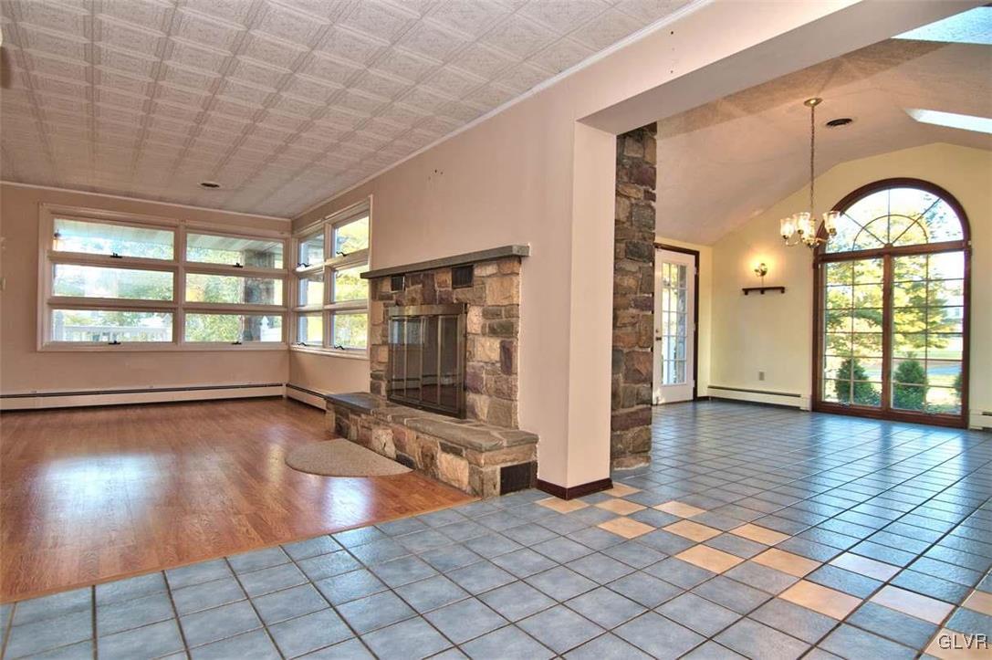 5257 Neola Road Stroudsburg, PA 18360 - Photo 11 of 50 Living Room