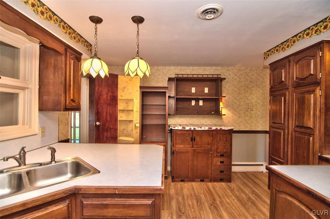 5257 Neola Road Stroudsburg, PA 18360 - Photo 17 of 50 Kitchen