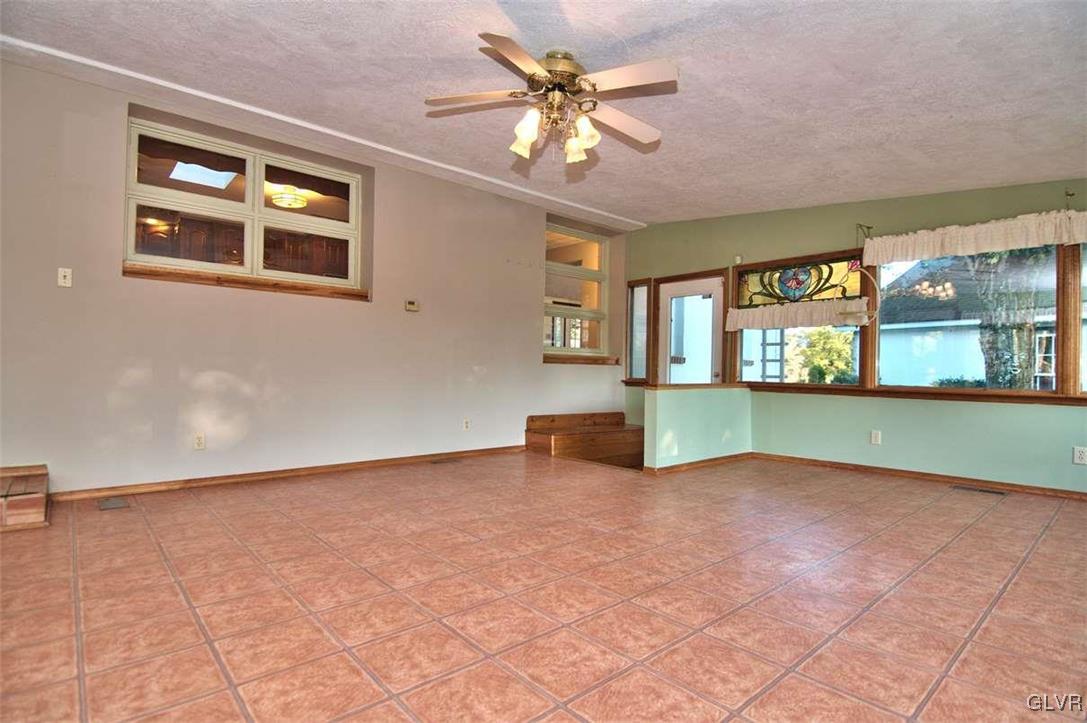 5257 Neola Road Stroudsburg, PA 18360 - Photo 20 of 50 4 Season Family Room
