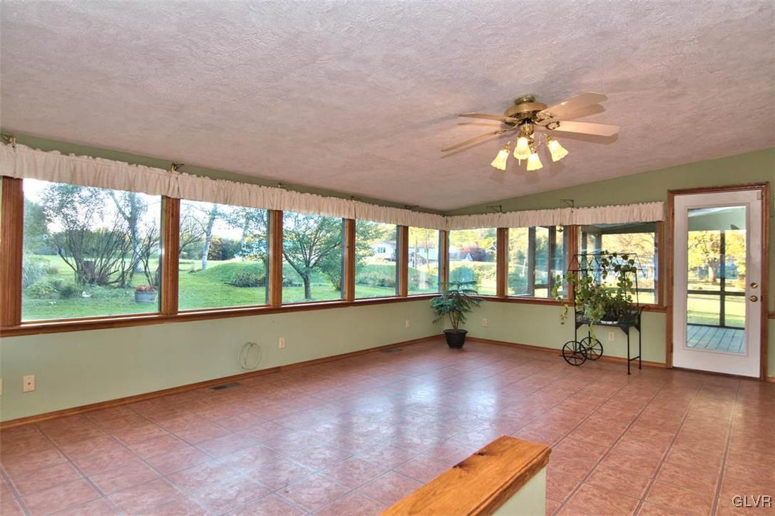 5257 Neola Road Stroudsburg, PA 18360 - Photo 21 of 50 4 Season Family Room