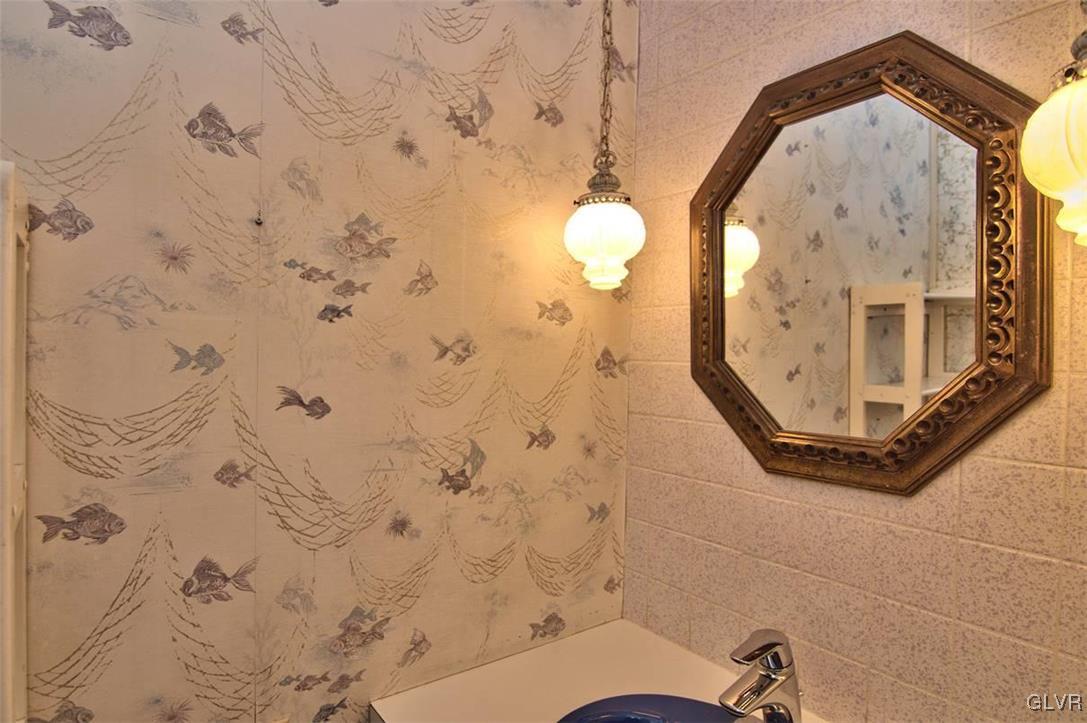 5257 Neola Road Stroudsburg, PA 18360 - Photo 23 of 50 Half Bathroom