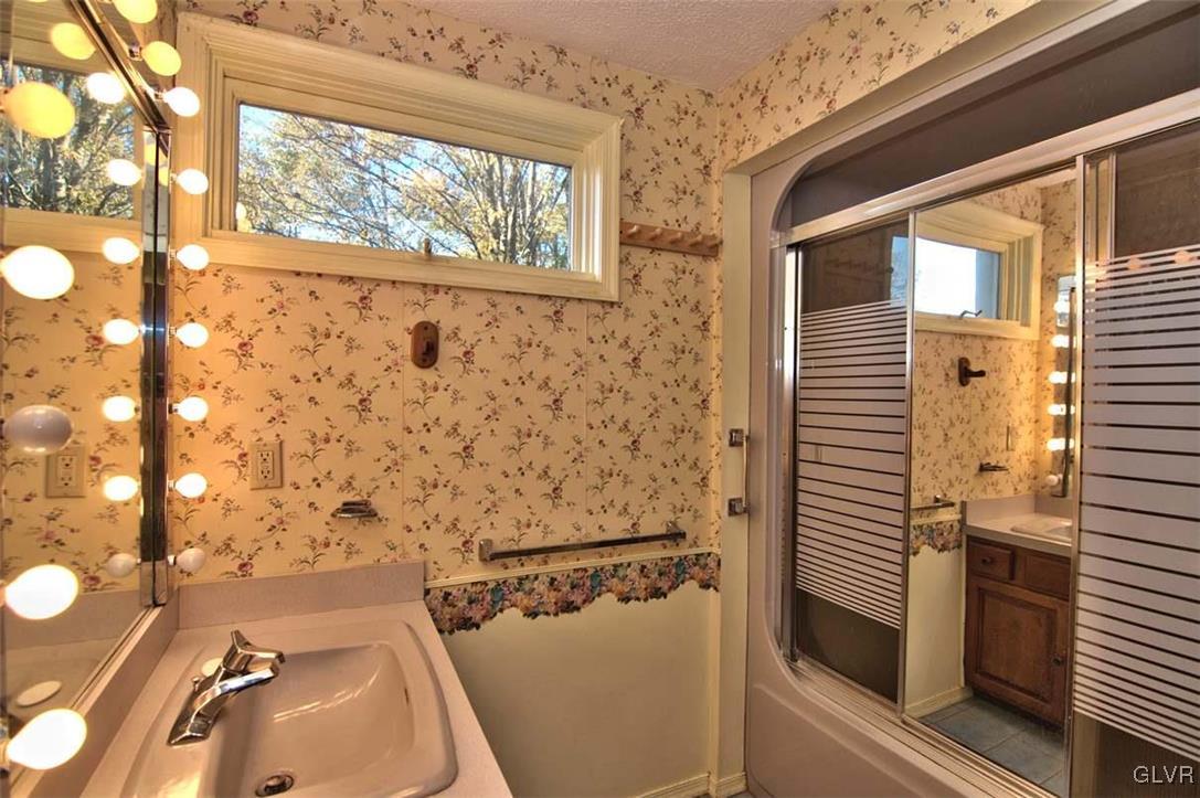 5257 Neola Road Stroudsburg, PA 18360 - Photo 32 of 50 Bathroom