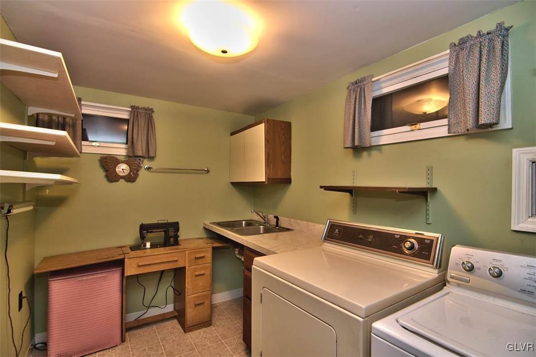 5257 Neola Road Stroudsburg, PA 18360 - Photo 37 of 50 Laundry Room
