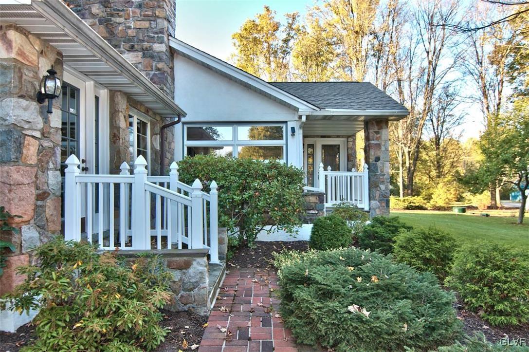 5257 Neola Road Stroudsburg, PA 18360 - Photo 49 of 50 Entry/Walkway
