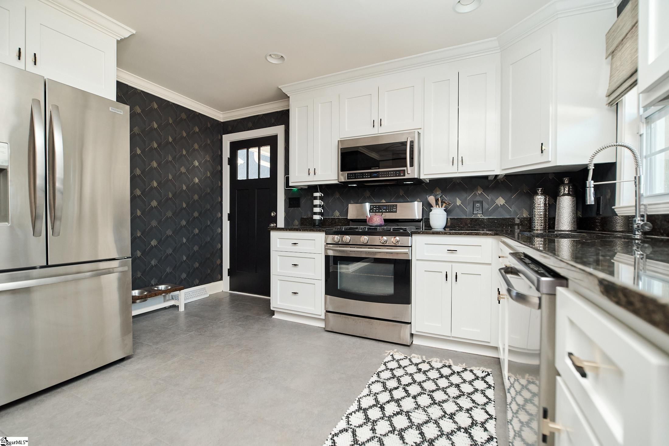 121 Maco Street Greenville, SC 29607 - Photo 10 of 23