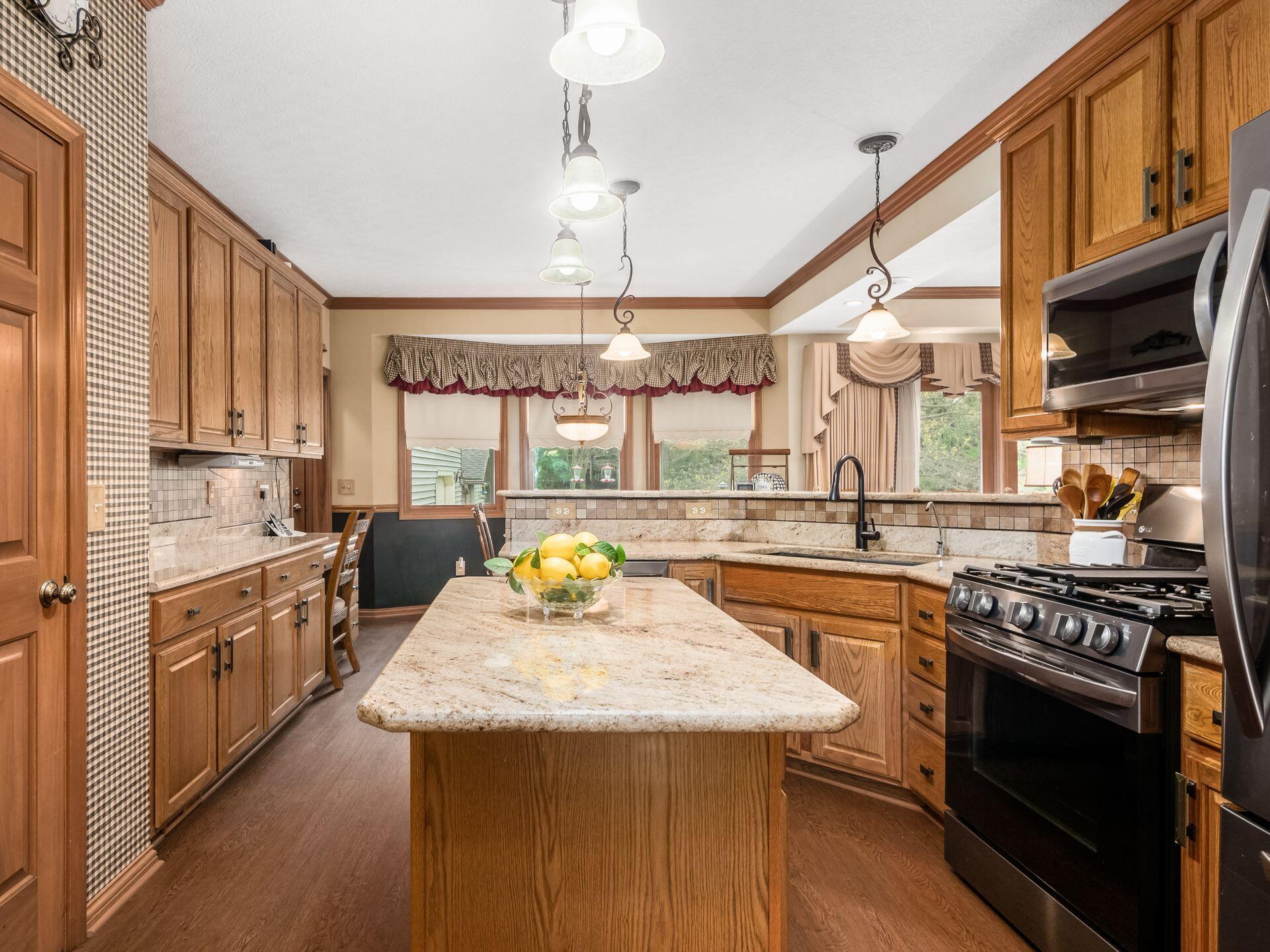 6767 Rovilla Road Blacklick, OH 43004 - Photo 10 of 53 Kitchen