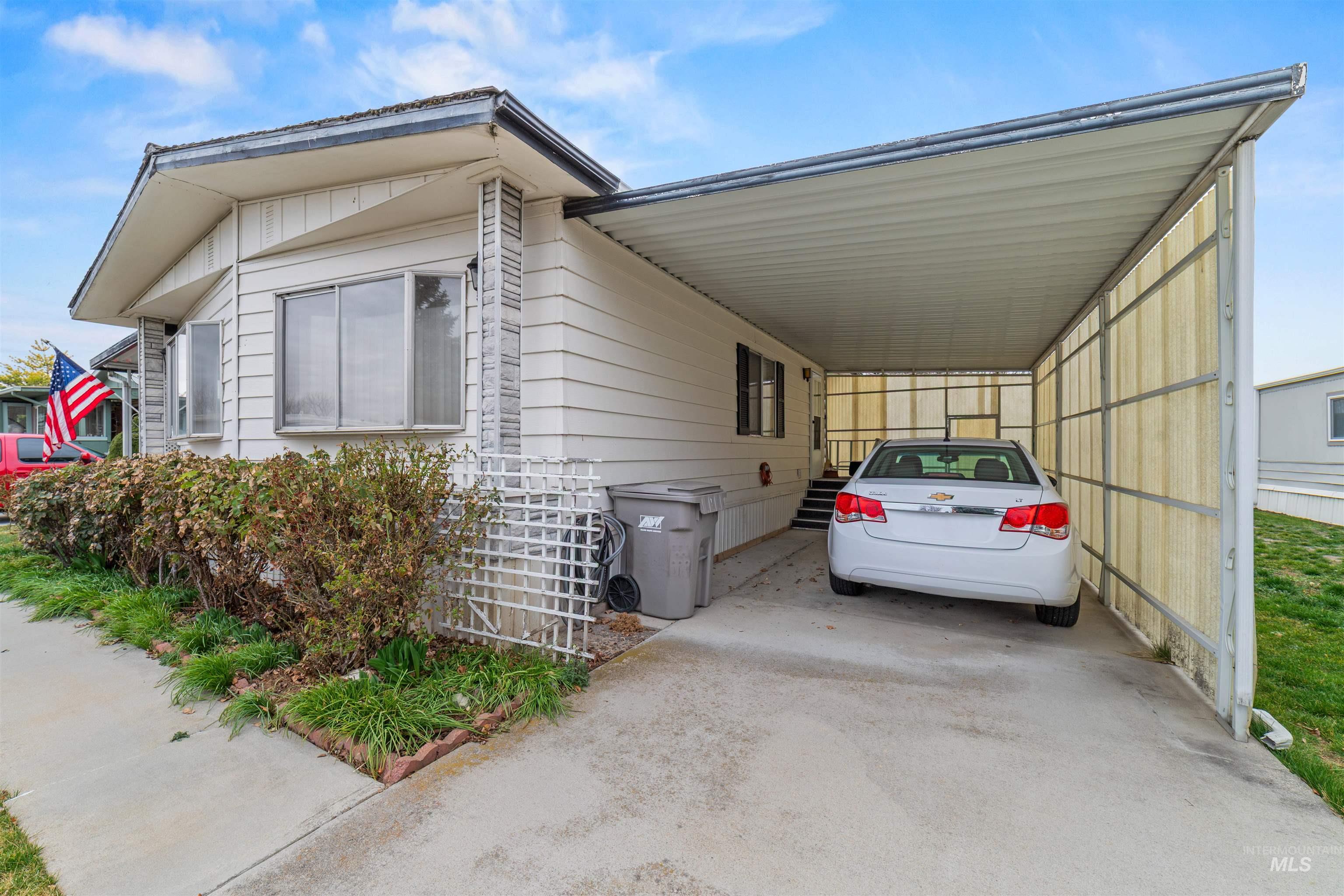 238 Checola Circle Boise, ID 83713 - Photo 2 of 34