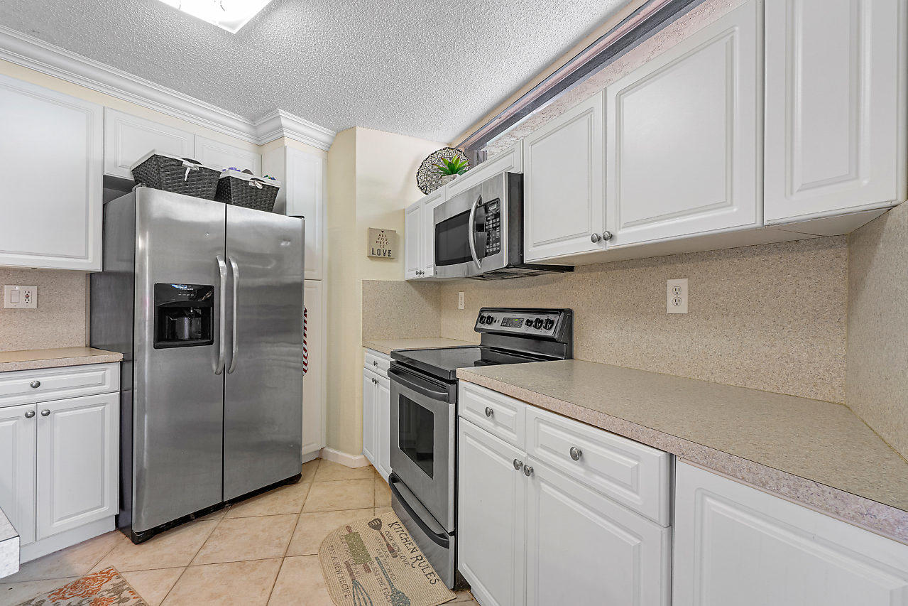 8279 Severn Drive, Unit B Boca Raton, FL 33433 - Photo 12 of 33 013-8279SevernDr-BocaRaton-FL-small