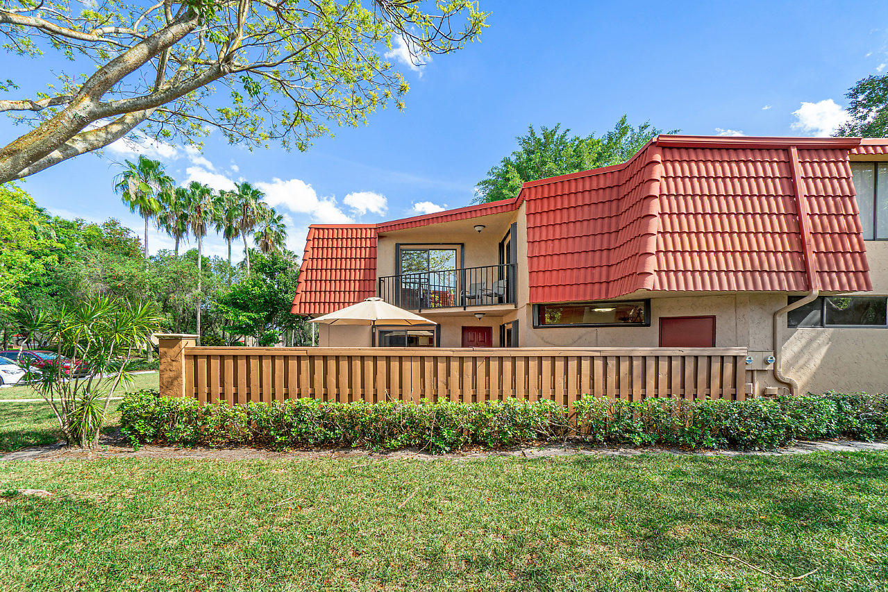 8279 Severn Drive, Unit B Boca Raton, FL 33433 - Photo 3 of 33 003-8279SevernDr-BocaRaton-FL-small