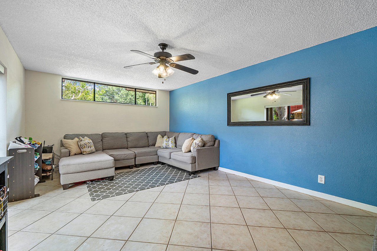 8279 Severn Drive, Unit B Boca Raton, FL 33433 - Photo 7 of 33 007-8279SevernDr-BocaRaton-FL-small