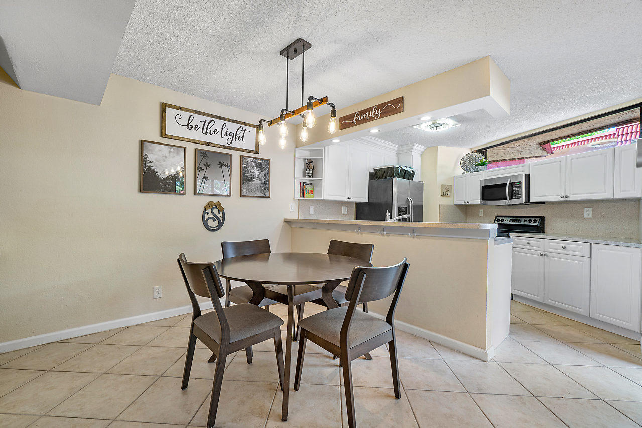 8279 Severn Drive, Unit B Boca Raton, FL 33433 - Photo 10 of 33 011-8279SevernDr-BocaRaton-FL-small