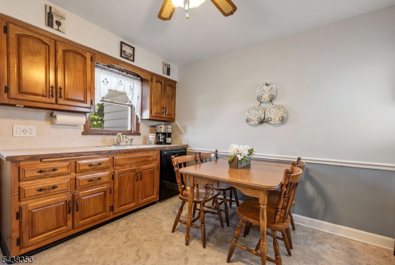 65 Harding Avenue Totowa, NJ 07512 - Photo 14 of 36