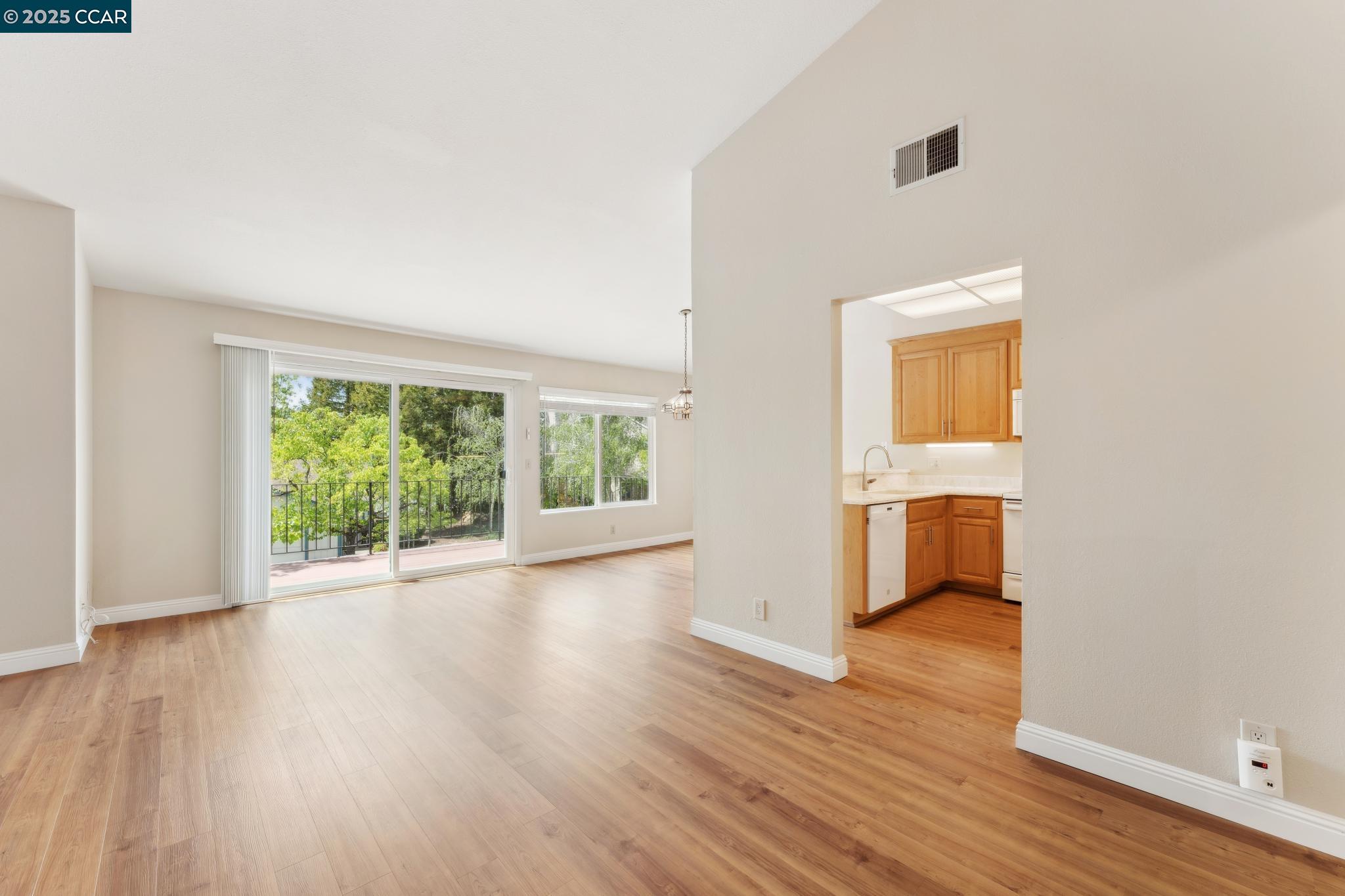 2480 Heatherleaf Lane Martinez, CA 94553 - Photo 14 of 60