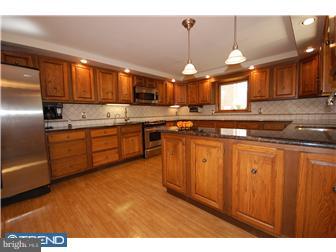 404 Crest Road Oreland, PA 19075 - Photo 5 of 12 Kitchen