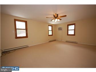 404 Crest Road Oreland, PA 19075 - Photo 9 of 12 Bedroom - Main