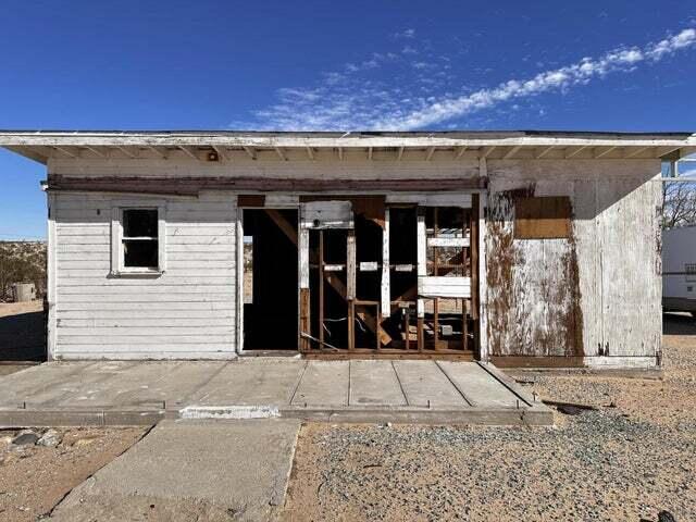 1331 Leeds Road Joshua Tree, CA 92252 - Photo 4 of 19 20221116202211681255000000-o