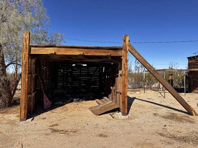 1331 Leeds Road Joshua Tree, CA 92252 - Photo 10 of 19 20221116202242091957000000-o