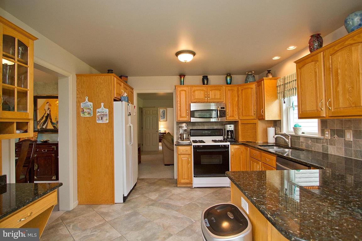 656 Laurel Avenue Lititz, PA 17543 - Photo 13 of 52