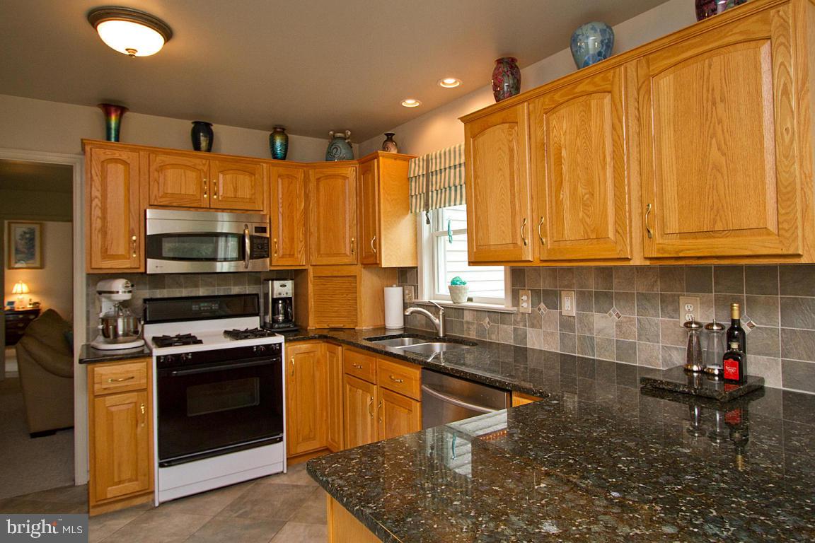 656 Laurel Avenue Lititz, PA 17543 - Photo 15 of 52