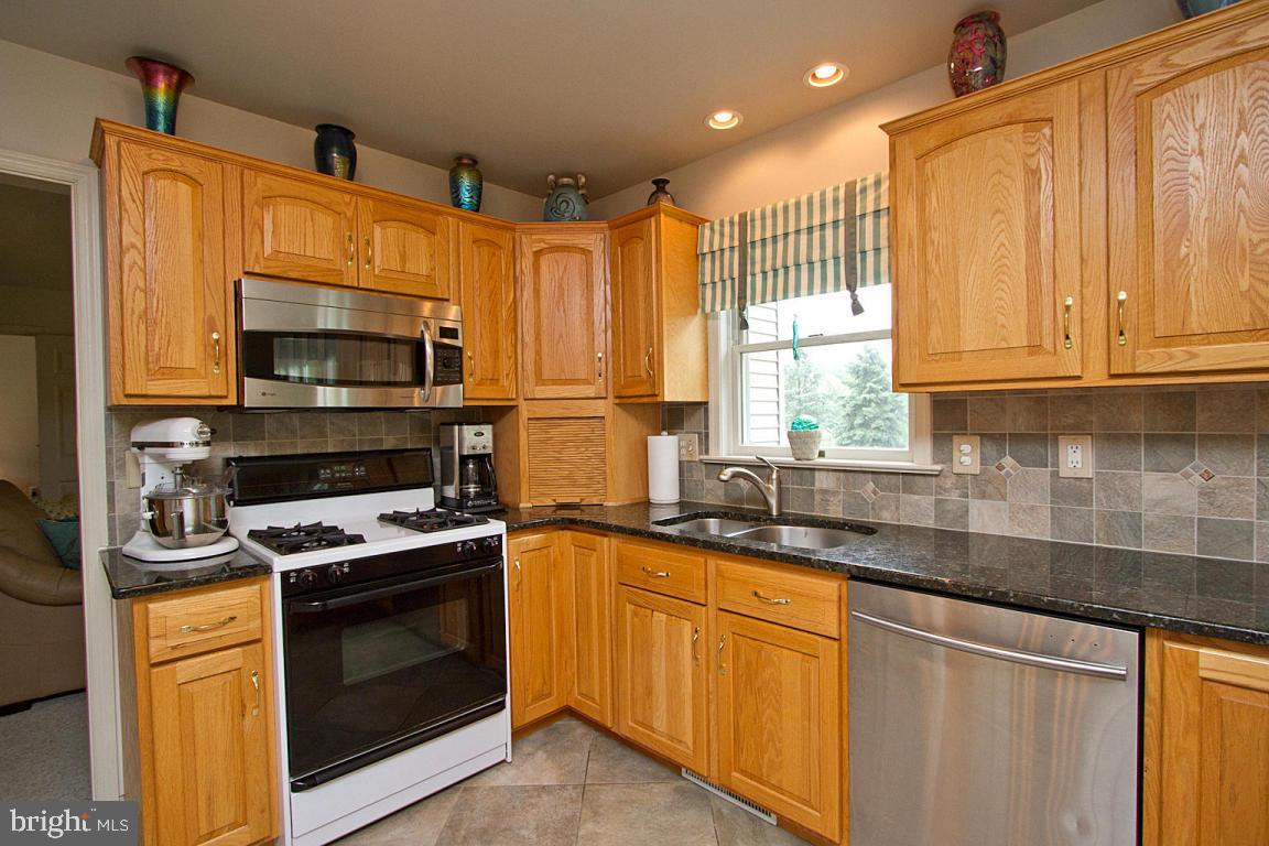 656 Laurel Avenue Lititz, PA 17543 - Photo 16 of 52