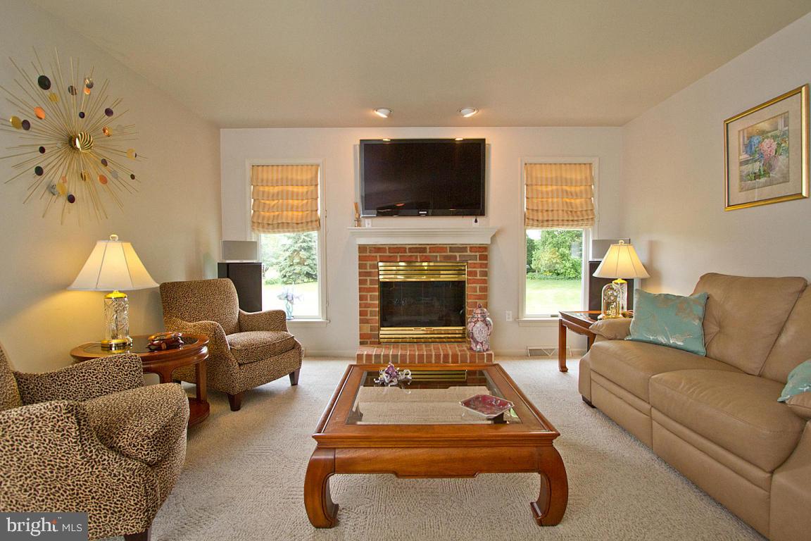 656 Laurel Avenue Lititz, PA 17543 - Photo 8 of 52