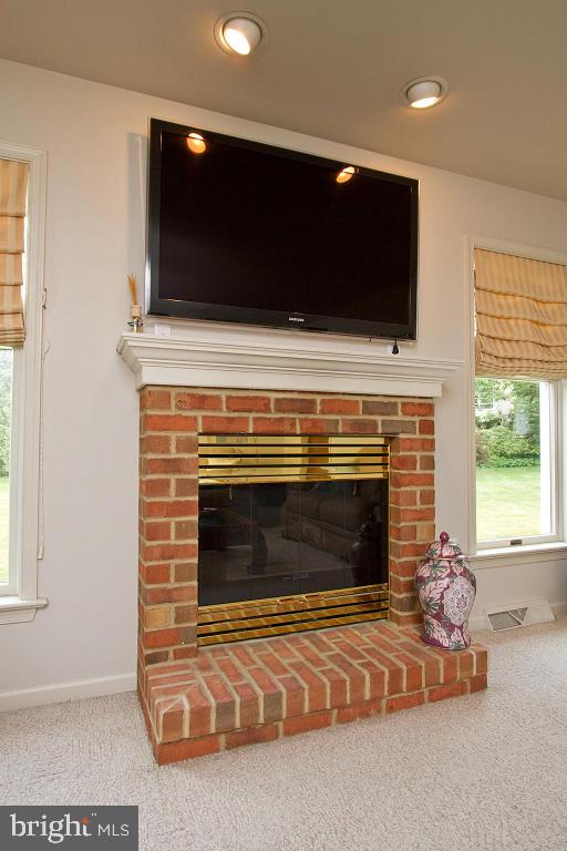 656 Laurel Avenue Lititz, PA 17543 - Photo 9 of 52