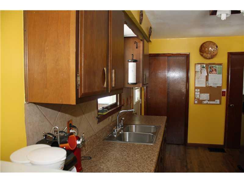 1123 Woodville Road Lincoln, ME 04457 - Photo 9 of 19 Kitchen.