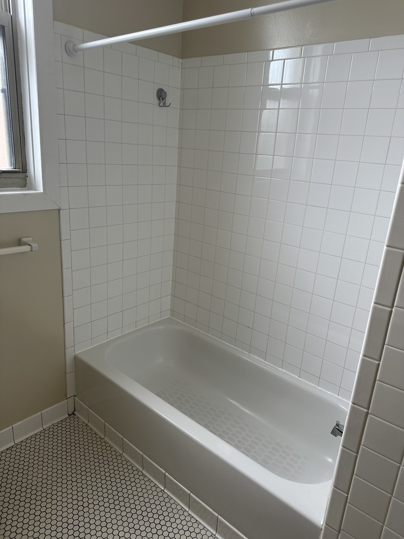2750 West Augusta Boulevard, Unit 3F Chicago, IL 60622 - Photo 10 of 15