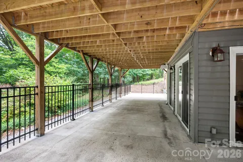 $1,100,000 | 153 SkyView Circle, Asheville, NC 28804