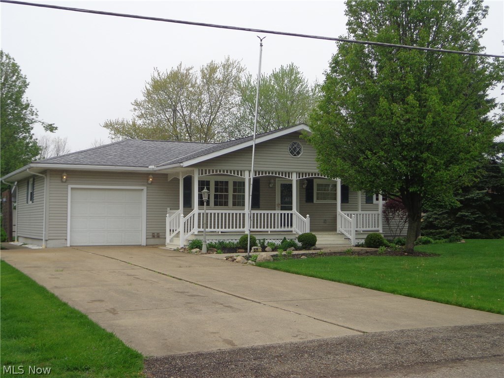 5715 Wynnbrook Road Southwest Canton, OH 44706 - Photo 2 of 27 Gallery Image 2