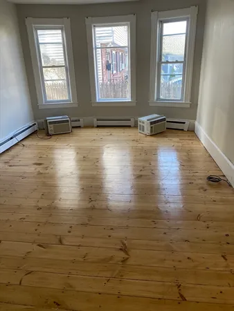 $3,100 | 96 Midland Street, Unit 1, Lowell, MA 01851