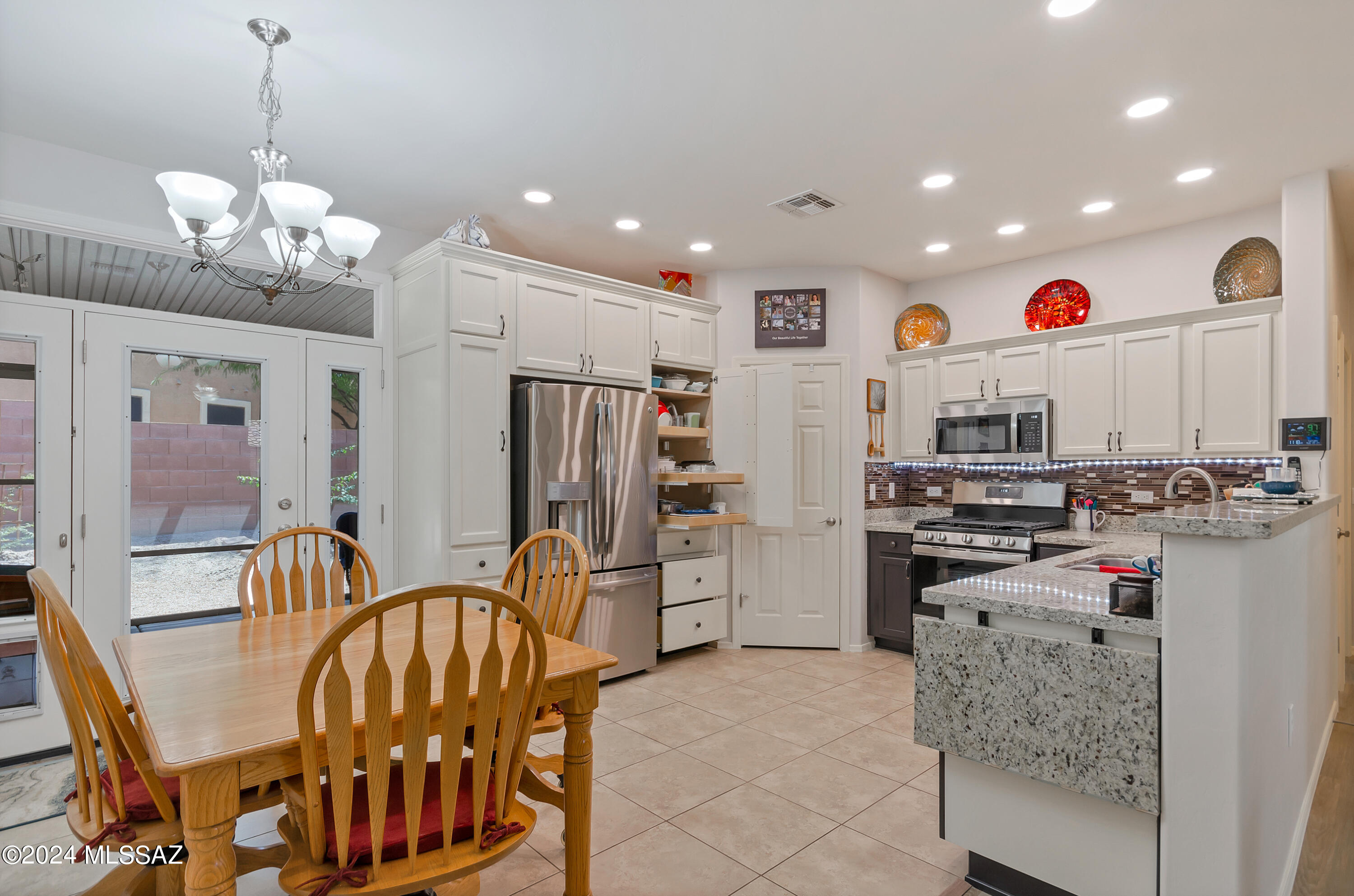38925 South Running Roses Lane Tucson, AZ 85739 - Photo 4 of 35