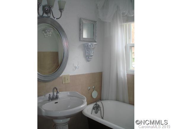 568 Patton Cove Road Swannanoa, NC 28778 - Photo 5 of 24 Gallery Image 5